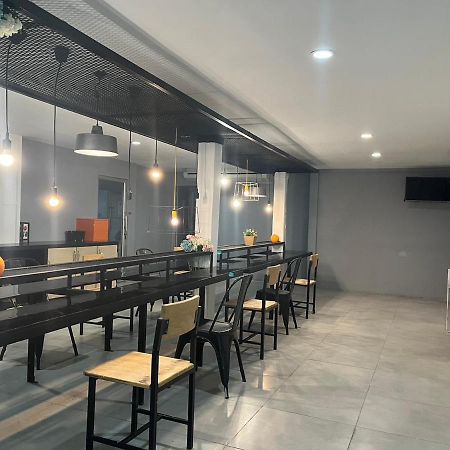 V30 Sukhumvit Hotel Bangkok Exterior photo