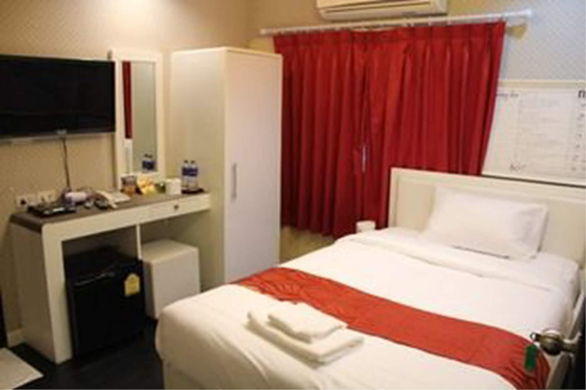 V30 Sukhumvit Hotel Bangkok Exterior photo