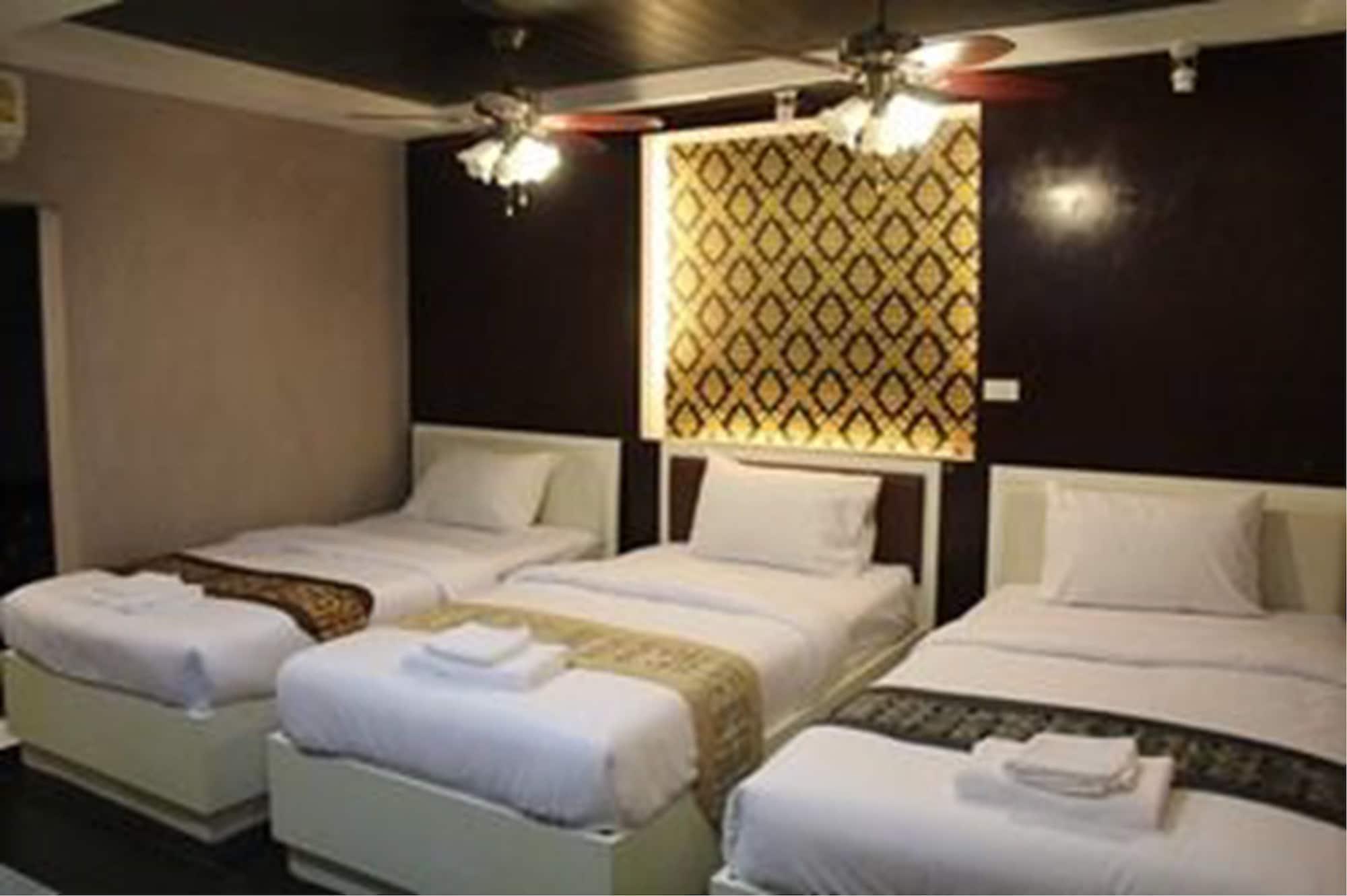V30 Sukhumvit Hotel Bangkok Exterior photo