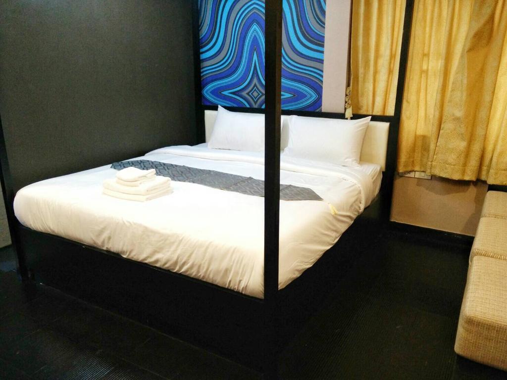 V30 Sukhumvit Hotel Bangkok Exterior photo