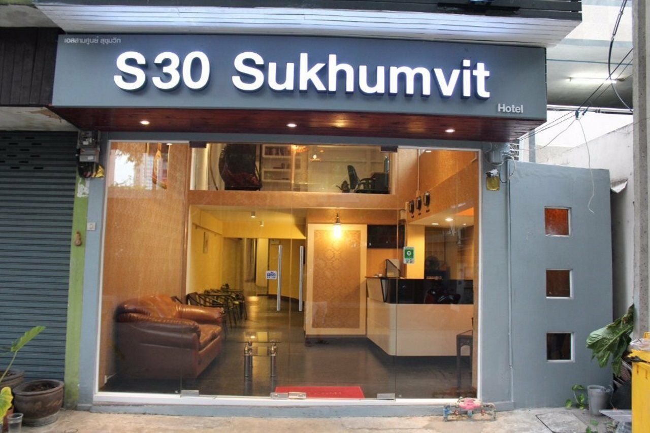 V30 Sukhumvit Hotel Bangkok Exterior photo