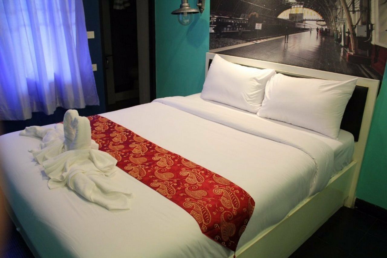 V30 Sukhumvit Hotel Bangkok Exterior photo